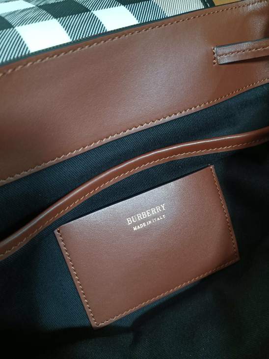Picture of Burberry Handbags _SKUfw163860950fw
